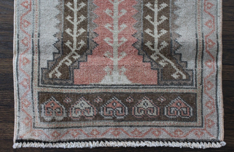 Red Gray Brown Vintage Scatter End