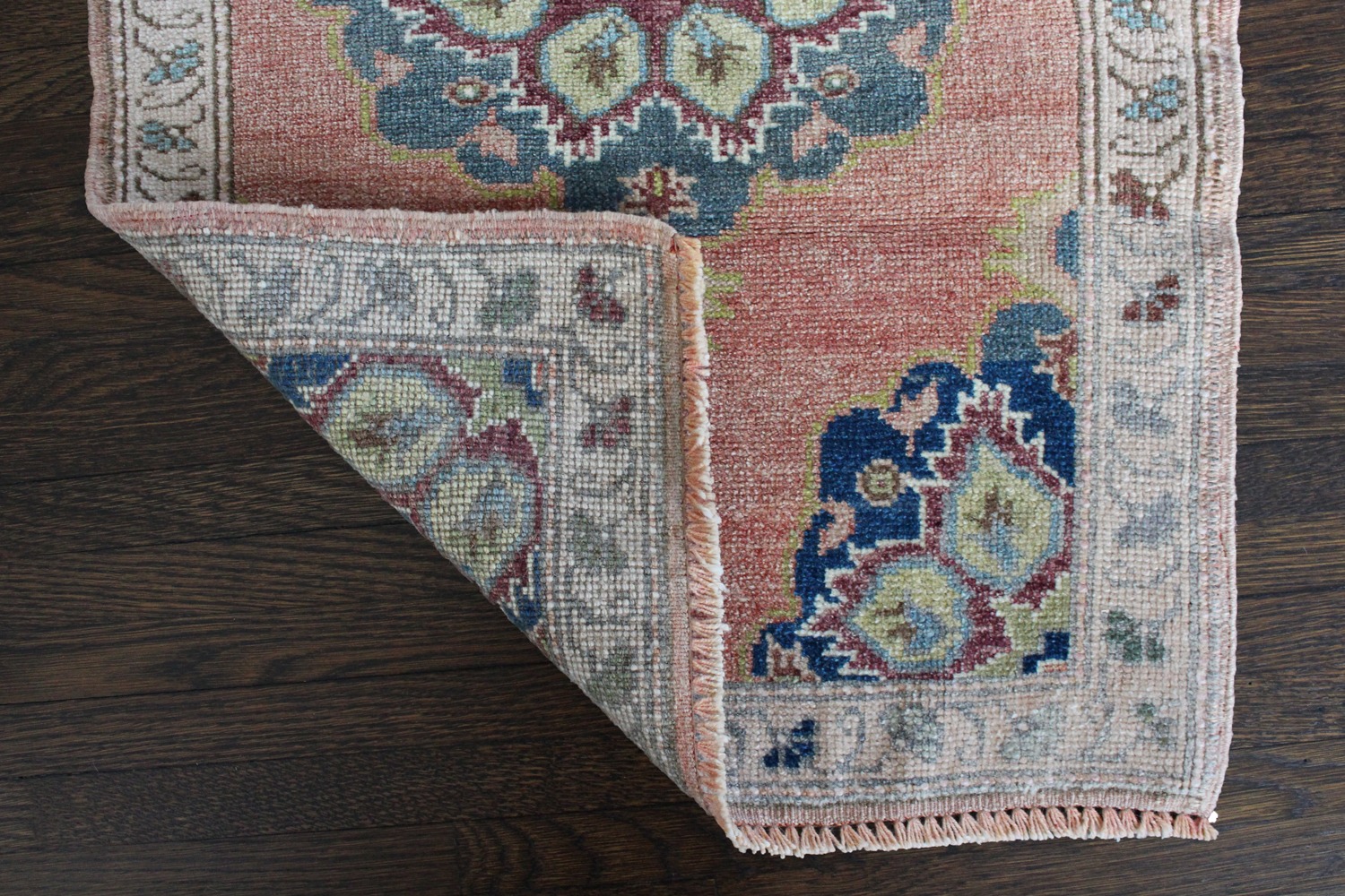 Orange Blue Cream Vintage Scatter Cornerdetail